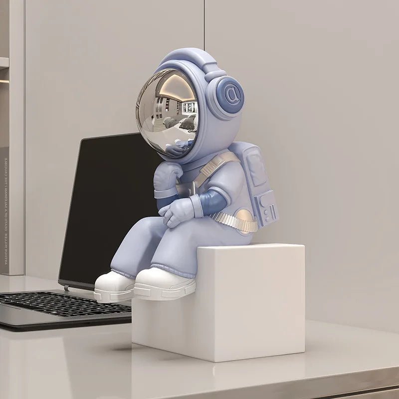25cm Astronaut Statue – Aesthetic Living Room Sculpture - Body Kun Dolls