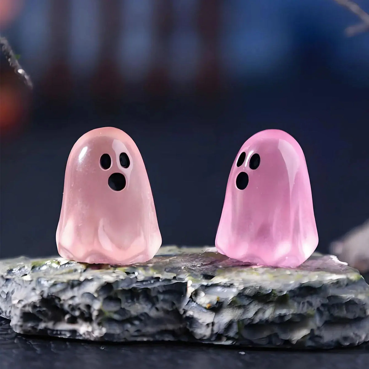 Luminous glow in the dark ghost figures set