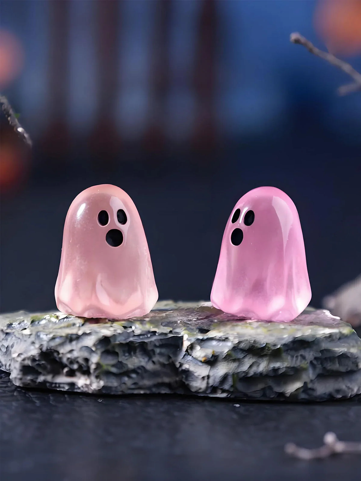 Luminous glow in the dark ghost figures set