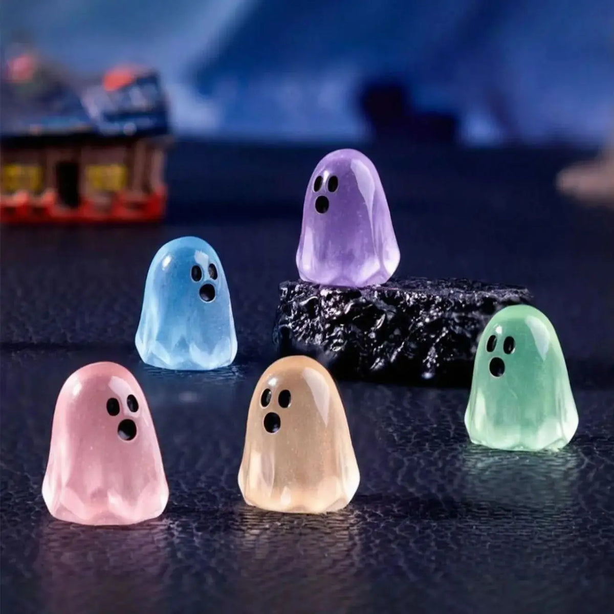 Luminous glow in the dark ghost figures set