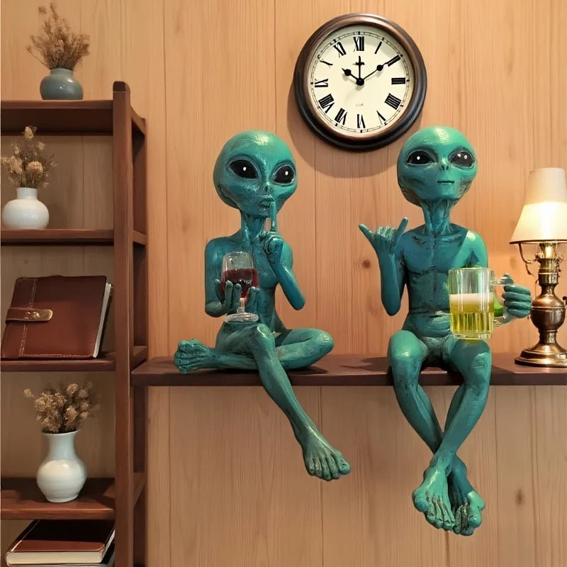 Alien Wine Statue – Space-Themed Sci-Fi Figurine - Body Kun Dolls