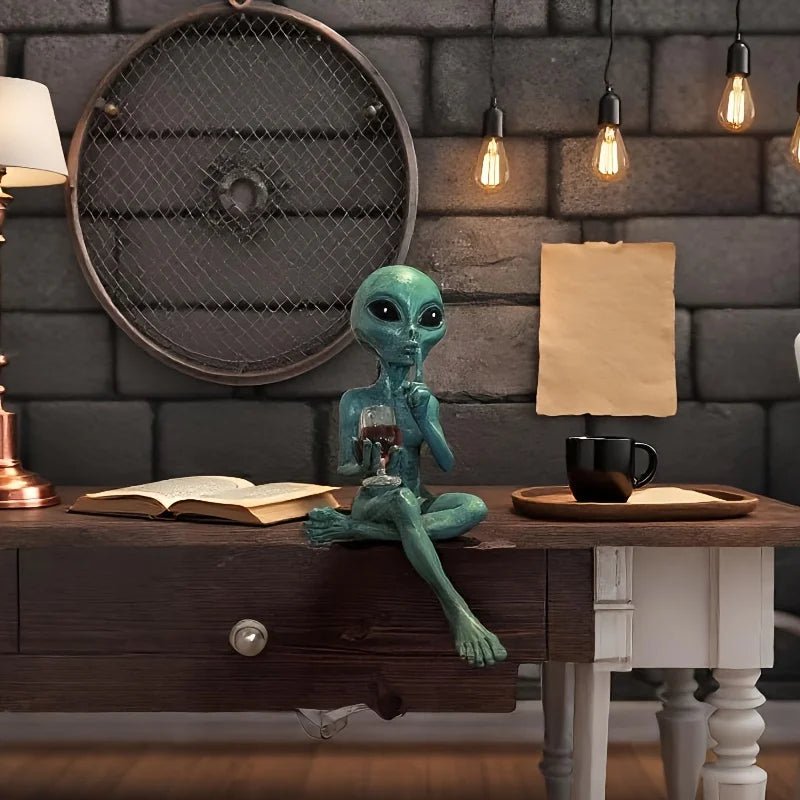 Alien Wine Statue – Space-Themed Sci-Fi Figurine - Body Kun Dolls