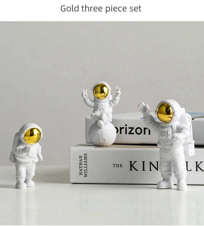 Astronaut Figurine – Desktop Space Decor Ornament - Body Kun Dolls