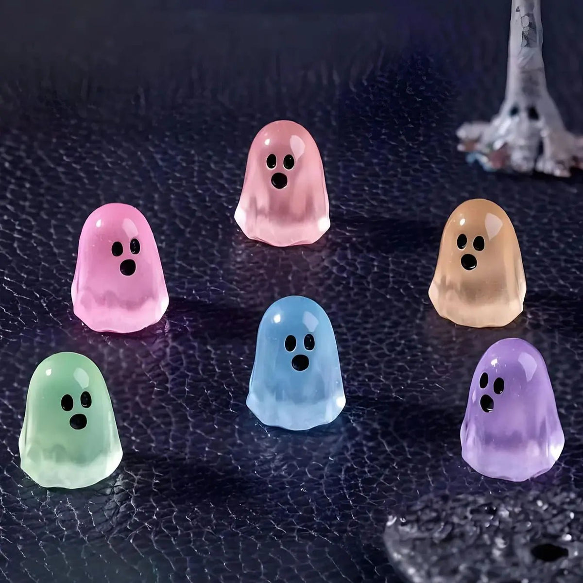 Luminous Ghost Figures Set – Glow-in-the-Dark Halloween Miniatures - Body Kun Dolls